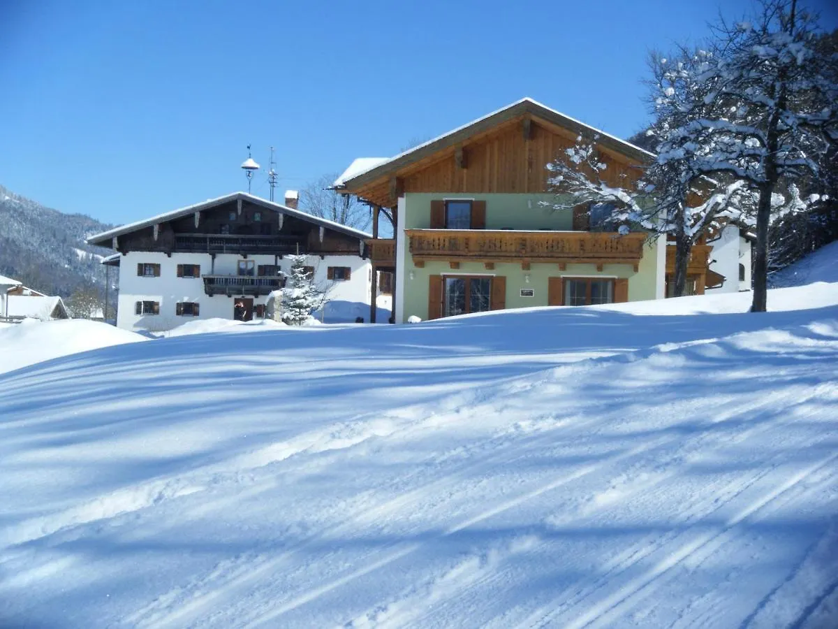 Ferienwohnungen Bergerhof 사슈랑